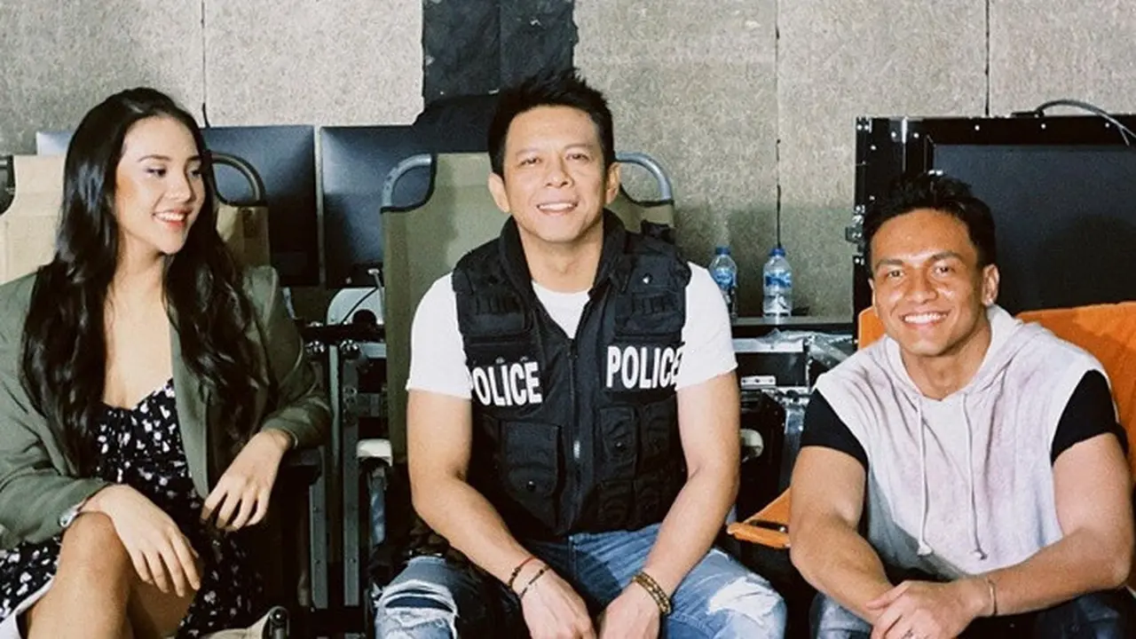6 Potret Anya Geraldine dan Jefri Nichol Jadi Model Video Klip 'Bintang Di Surga'