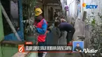 Banjir di sebagian wilayah ibu kota sudah mulai surut. Warga kini tengah sibuk bersih-bersih lumpur sisa banjir dari dalam rumah.