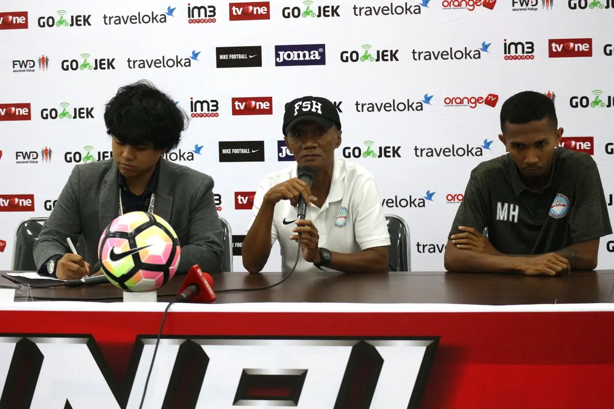 Pelatih Martapura FC, Frans Sinatra Huwae
