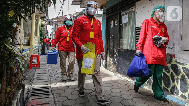 Vaksinasi COVID-19 Secara Dari Rumah ke Rumah di Bogor