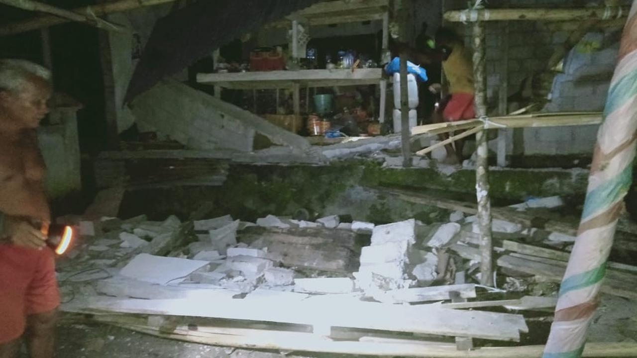 Kerusakan yang ditimbukan akibat gempa yang mengguncang Kabupaten Kepulauan Talaud, Kamis malam.