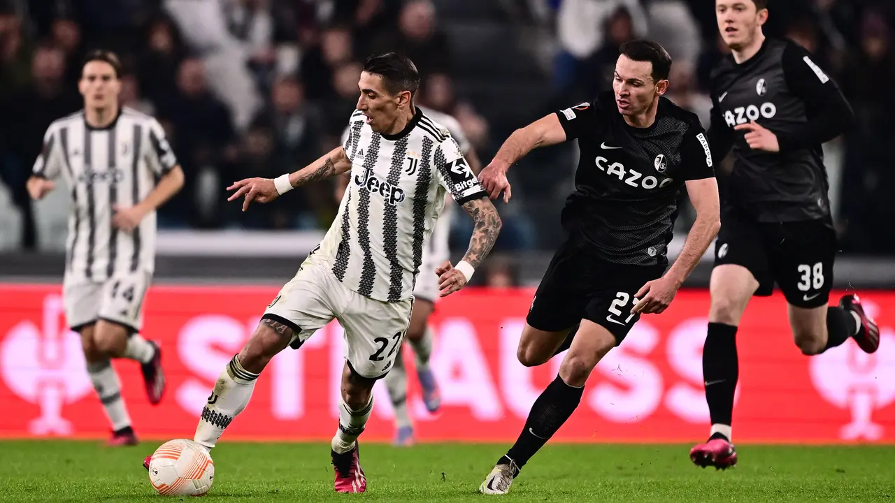 Piala UEFA Juventus vs Freiburg