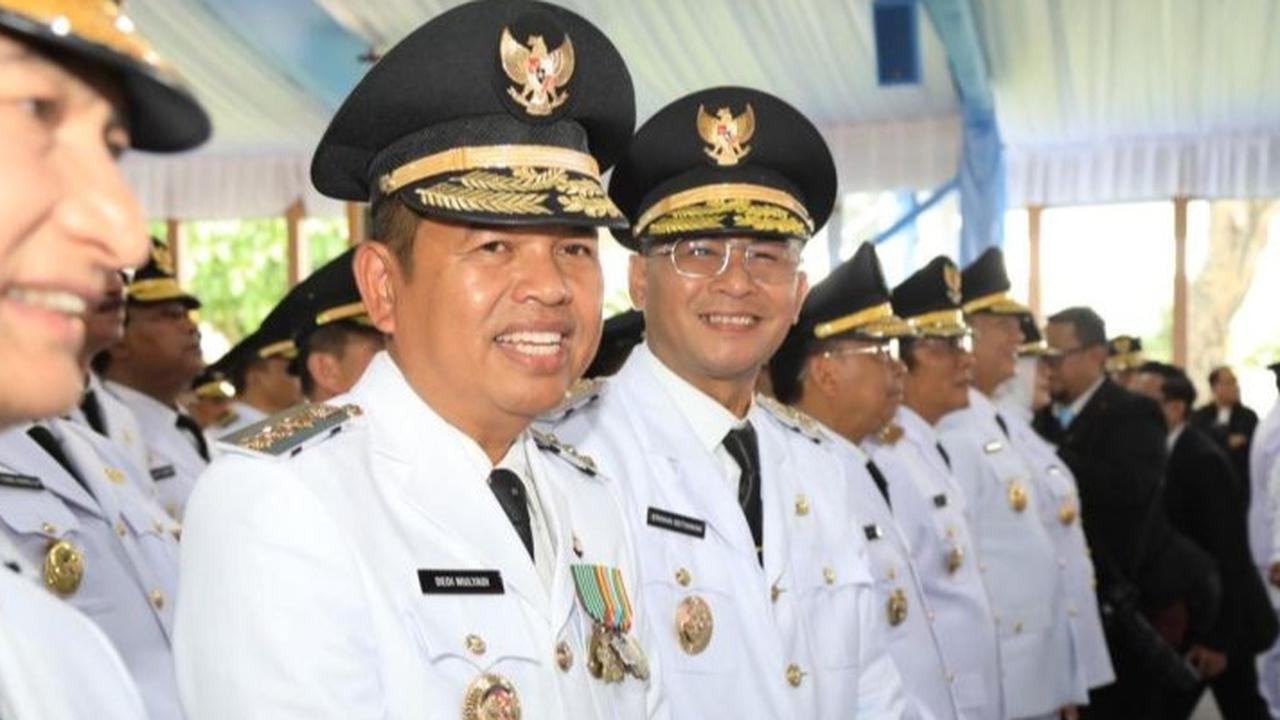 VIDEO: Parade Senja, Akrab Dedi Mulyadi & Pramono Anung Berseragam Tentara Dipimpin Prabowo