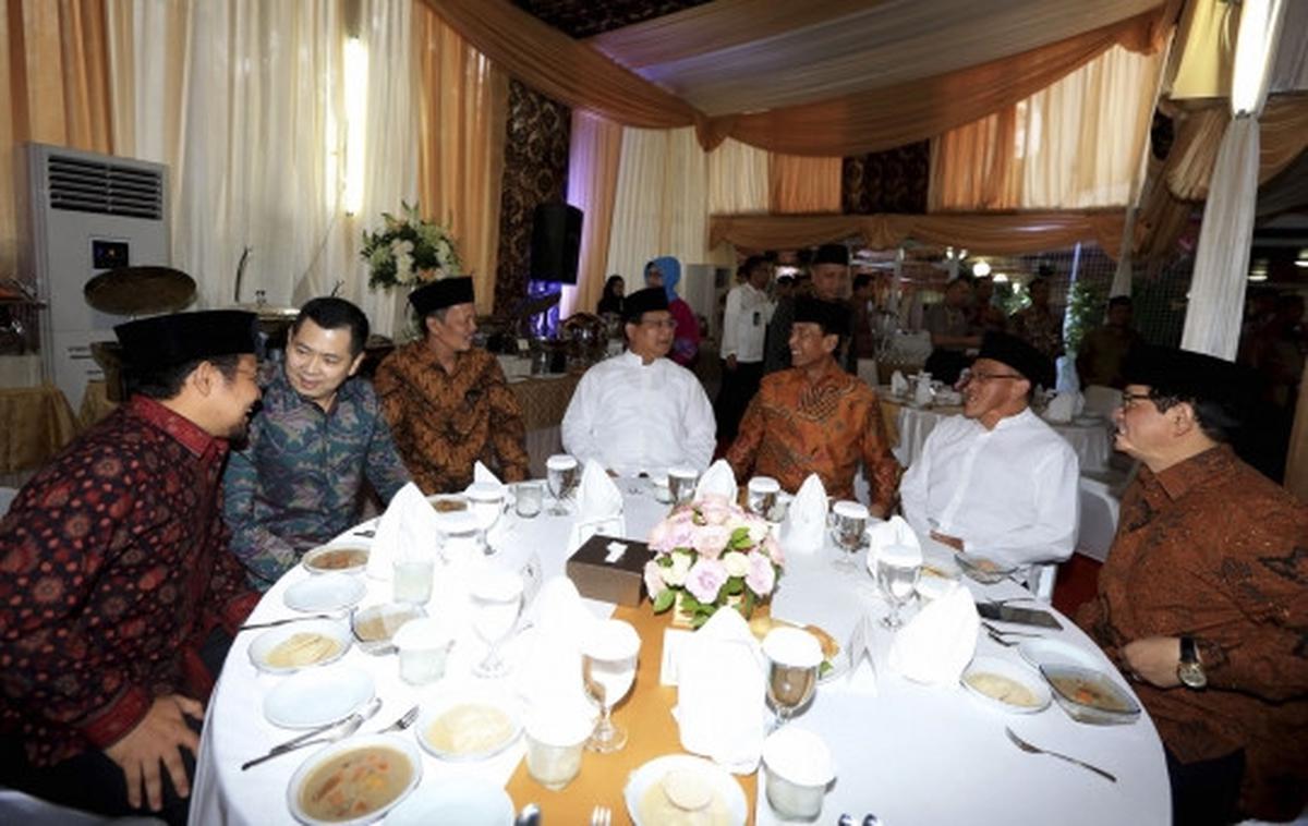 Presiden Jokowi hadiri buka puasa bersama di rumah Ketua MPR