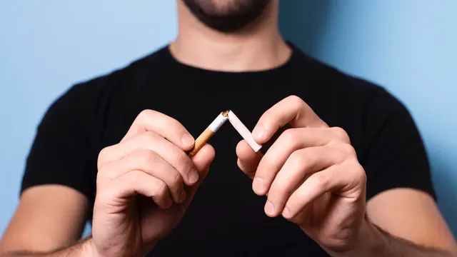 Berhenti Merokok dan Batasi Alkohol [Dok/freepik.com]