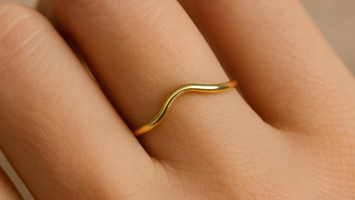 7 Cincin Emas Minimalis 2025 yang Cocok untuk Sehari-Hari, Simpel tapi Punya Cita Rasa Modern dan Berkelas