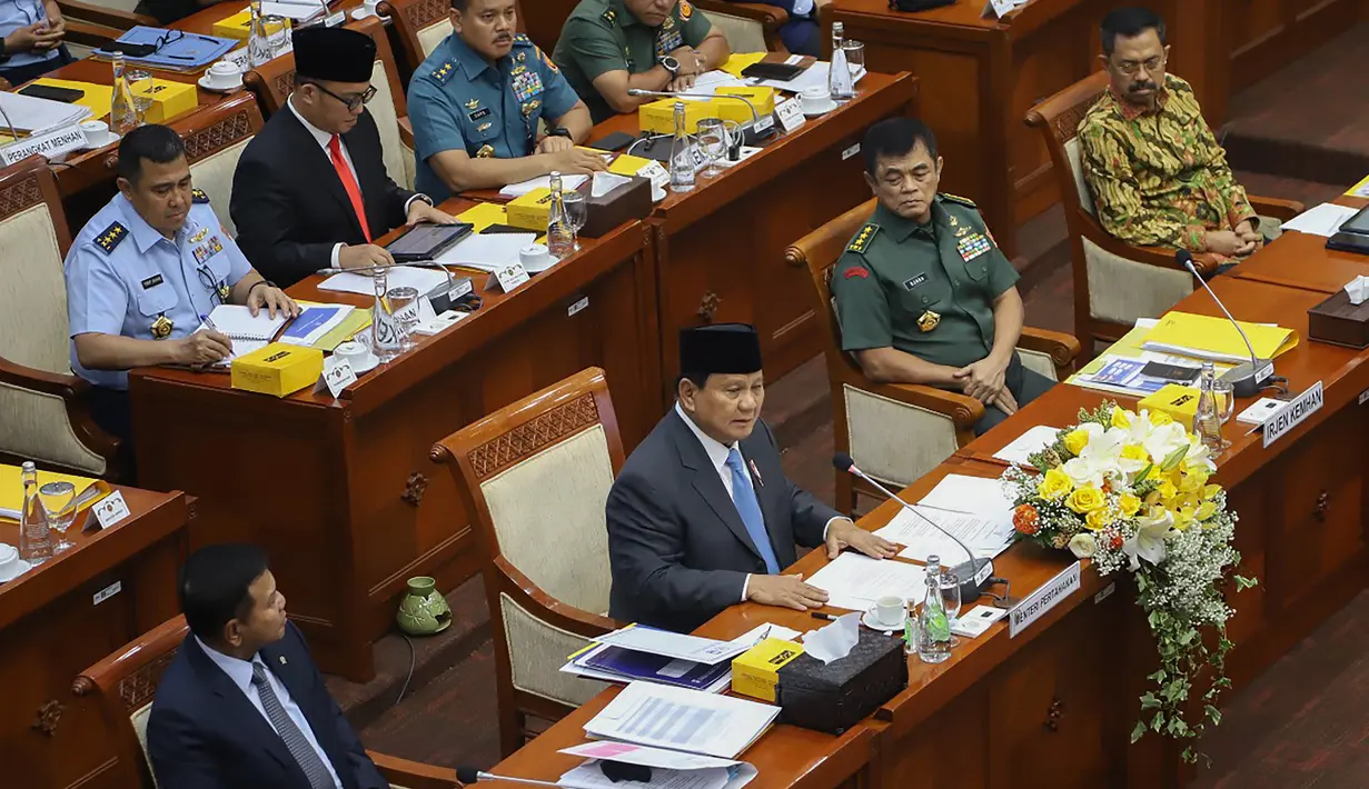 Tidak lupa, Menteri Pertahanan Prabowo Subianto menyampaikan terima kasih dan penghargaan pada Komisi I DPR atas kerja sama selama ini. (merdeka.com/Arie Basuki)