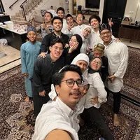 6 Potret Atta dan Thariq Buka Bareng Keluarga Besar, 4 Tahun Tak Bersama Gen Halilintar (Sumber: Instagram/attahalilintar)