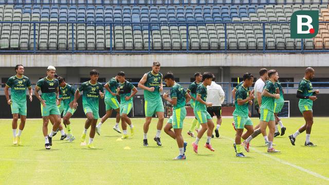 Foto: Persib Bandung Kembali Gelar Latihan Paska Libur Tragedi Kanjuruhan