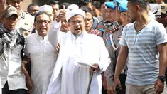 Kepulangan Pimpinan Front Pembela Islam (FPI) Rizieq Shihab dari Tanah Suci terus dinanti kelompok FPI 