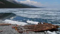 Danau 'Maut' di Ujung Dunia, Menantang Pengunjung Melintas