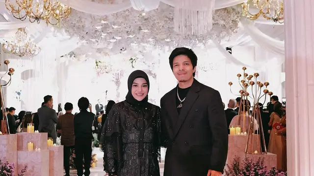 Potret Atta-Aurel dan Thariq-Aaliyah di pernikahan Vincent-Vior