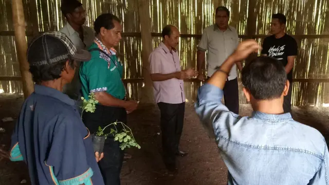 pembangunan SMP N 1 Lewa Sumba (foto: Nathan Gah)
