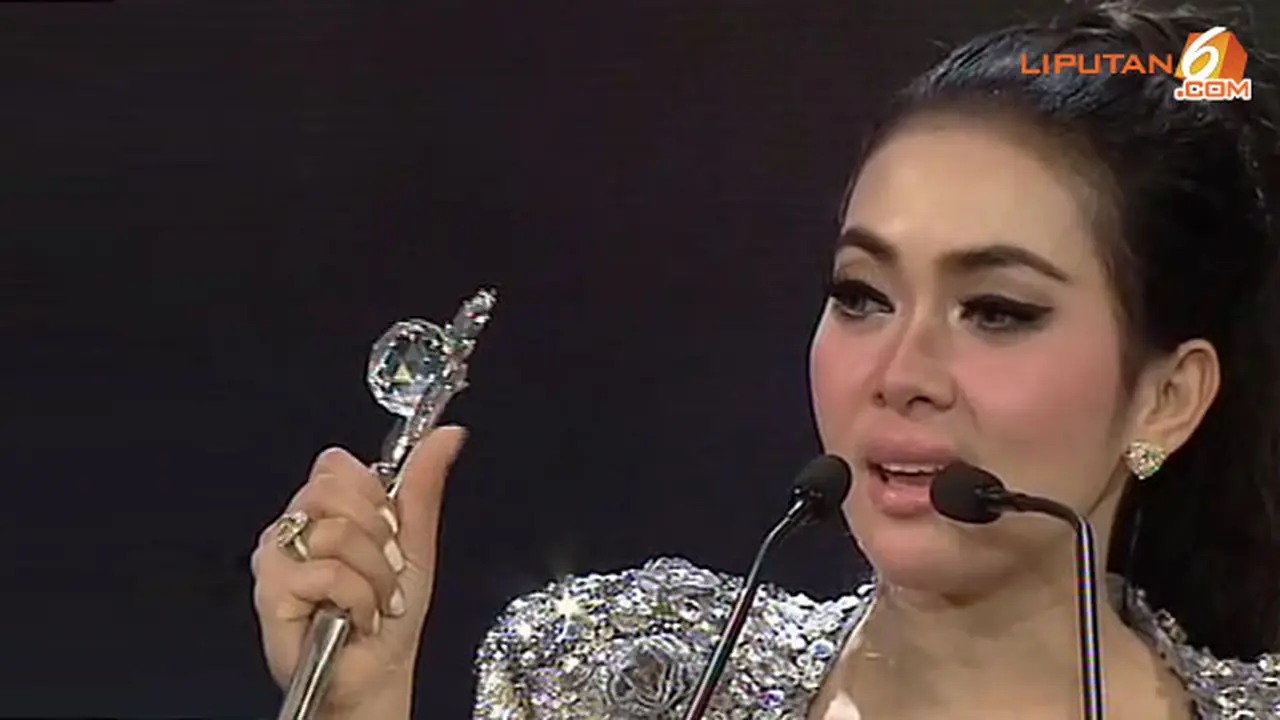 syahrini-131129b.jpg