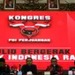 Sekjen PDIP Hasto Kristiyanto (ketiga kiri) memberikan keterangan dalam konferensi pers di Jakarta, Rabu (8/1/2020). PDIP bakal menggelar Rapat Kerja Nasional I sekaligus HUT Ke-47 partai di JIExpo, Kemayoran, Jakarta Pusat pada 10-12 Januari 2020. (Liputan6.com/Johan Tallo)