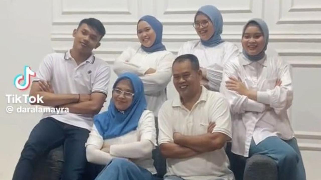 Momen Anak Ajak Orang Tua yang Sudah Cerai Foto Keluarga Ini Viral, Butuh Waktu 12 Tahun