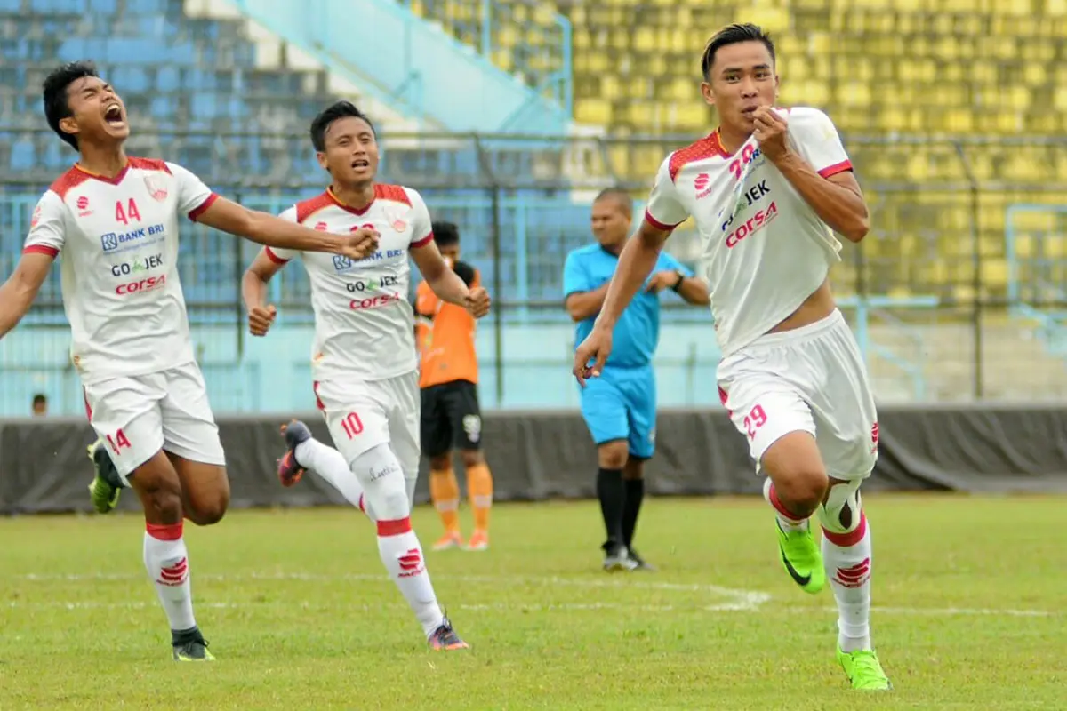 Persis Solo