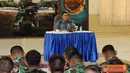 Citizen6, Surabaya: Setelah selesai melaksanakan apel khusus, Komandan Korps Marinir memberikan arahan kepada seluruh Perwira Marinir Wilayah Timur di ruang rekreasi Batalyon Arhanud-1 Marinir. (Pengiirm: Budi Abdillah).