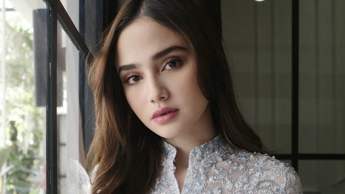 Menuju Hari Spesial Bersama El Rumi, Intip Rahasia Kulit Glowing Syifa Hadju dari Dalam