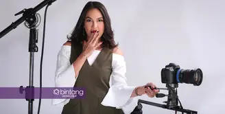 Mengawali karir di dunia model, Luna Maya mulai berkiprah di dunia akting dengan tampil di sejumlah film layar lebar maupun sinetron. Bisa dikatakan artis kelahiran Bali 26 Agustus 1983 ini artis serba bisa. (Bambang E. Ros/Bintang.com)
