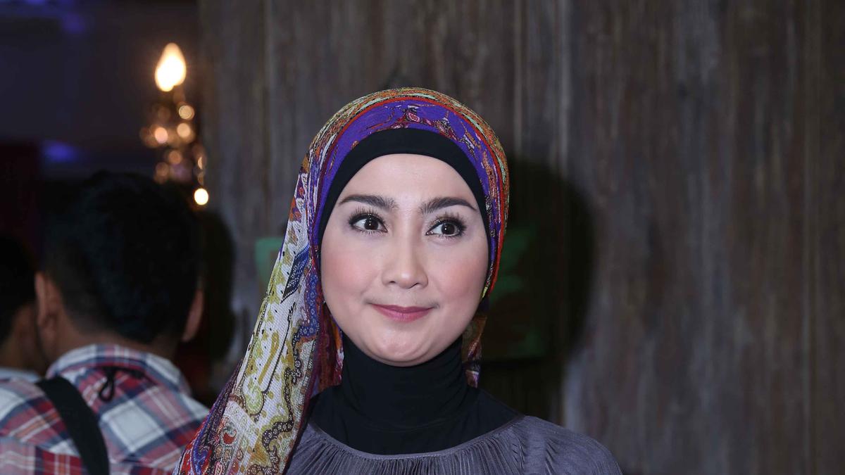 Ketika Foto Lawas Desy Ratnasari dan Nike Ardilla Jadi Buah Bibir