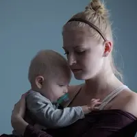 Bagaimana cara menerapkan pola asuh anak yang baik sebagai ibu tunggal?  | unsplash.com/ Sharon Mccuthen