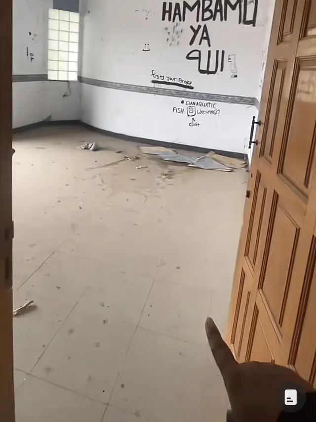 Salah satu kamar yang lantai dua rumah pada postingan Tiktok/@gerandong_tv