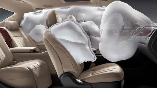 Ilustrasi Airbag Ketika Terjadi Kecelakaan (Pinterest)