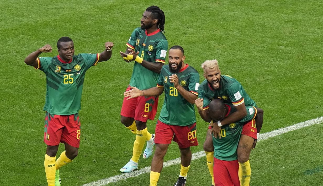 Tertinggal dua gol, Kamerun merespon dengan lebih gencar menekan pertahanan Serbia. Hanya dalam tiga menit, mereka mampu mencetak dua gol dan sukses menyamakan skor menjadi 3-3. Gol kedua dicetak oleh Vincent Aboubakar pada menit ke-64, sementara gol penyeimbang 3-3 dihasilkan oleh Eric Maxim Choupo-Moting.