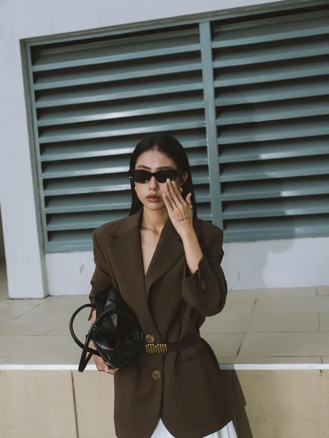 Inspirasi Outfit Mob Wife Aesthetic yang Glamor, Chic, dan Selalu Ikonis