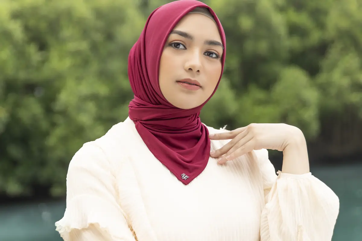 Citra Kirana kenakan kerudung Instan dari brand lokal