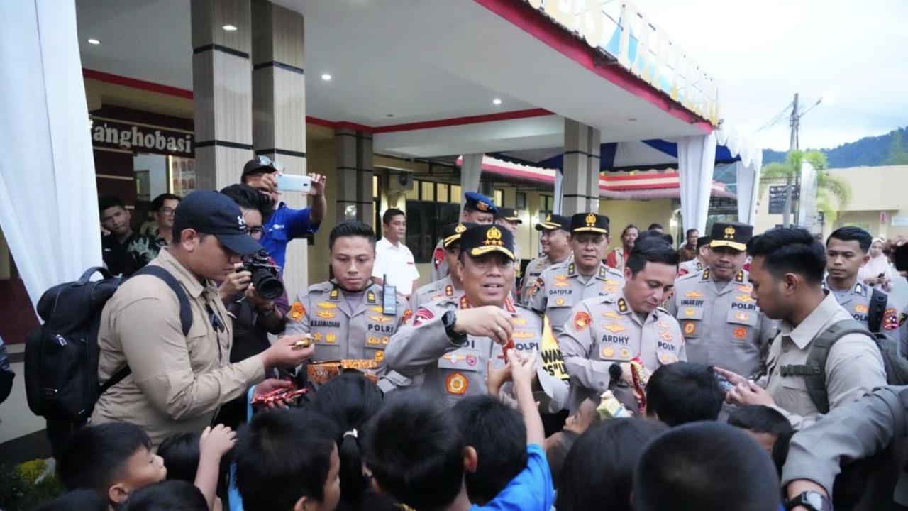 Wakapolri Tinjau Tapanuli Tengah, Bantuan Bencana Diperkuat hingga Ramadan