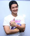 Bukan hal yang aneh jika para aktor dan aktris melakukan berbagai hal untuk mendukung kesuksesan kariernya. Seperti yang baru saja yang dilakukan Morgan Oey untuk film terbarunya. (Nurwahyunan/Bintang.com)
