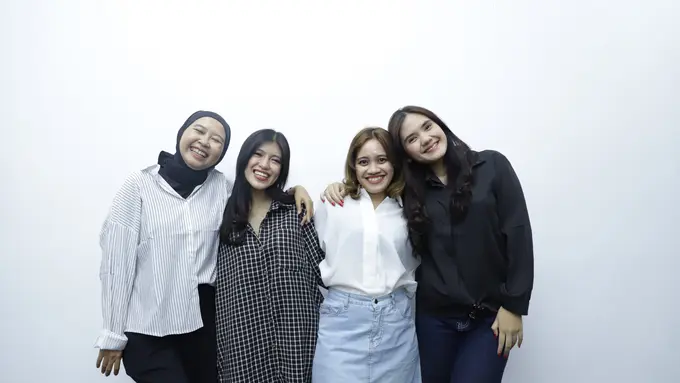 wanita november makin bahagia dewasa