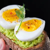 Ilustrasi telur setengah matang/credit: pexels.com/Trang