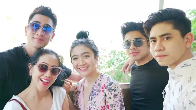 6 Momen Kedekatan Venna Melinda dan Febby Rastanty, Bak Anak Kandung