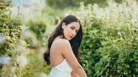 Calon Suami Estelle Linden Sudah Mualaf, Pernikahan Digelar di Bali dengan Adat Jawa