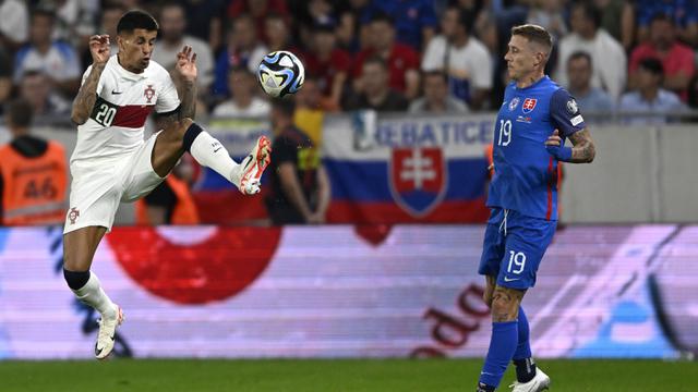 Foto: Ronaldo Amsyong, Untung Ada Bruno Fernandes yang Bawa Portugal Curi Poin Penuh di Kandang Slovakia pada Kualifikasi Euro 2024