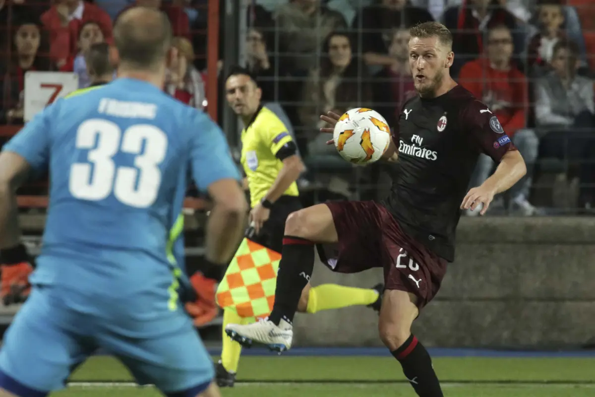 Liga Europa, F91 Dudelange, AC Milan
