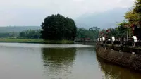 Situ Kahuripan Wanayasa di Kabupaten Purwakarta. Kawasan wisata yang berada di jalur mudik. Lokasi ini, bisa menjadi pilihan untuk para pemudik yang ingin beristirahat. Foto (Liputan6.com/Asep Mulyana)
