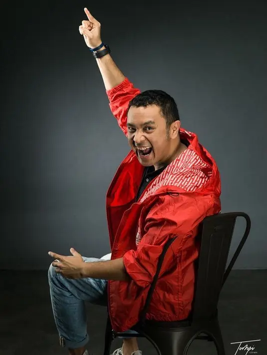 Album 'Puspa Ragam Karya Guruh Sukarno Putra 2020' ini berisikan 10 lagu yang dibawakan musisi lintas generasi tanah air, diantaranya Noah, Iwan Fals, D'Masiv, Kahitna, Afgan, Giring Ganesha, Geisha, Sheryl Sheinafia, Vidi Aldiano, Ubay Nidji, Maizura, dan JFlow. (Instagram/giring)