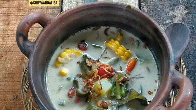 Resep Sayur Lodeh ala Jawa dari akun @pawor_yusur di Cookpad.