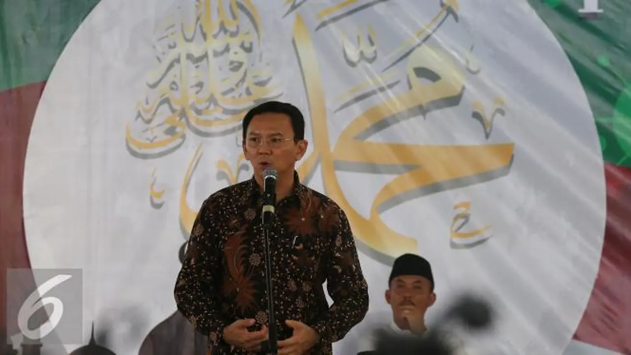 Ahok Menangis Bercerita tentang Keluarga Angkatnya yang Muslim