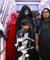 Igor Saykoji terlihat antusias menyaksikan menyaksikan gala premiere film Star Wars: The Last Jedi. Penyanyi rapper itu terlihat hadir meyaksikan bersama dengan buah hatinya, Aaron Miguel Penyami. (Nurwahyunan/Bintang.com)
