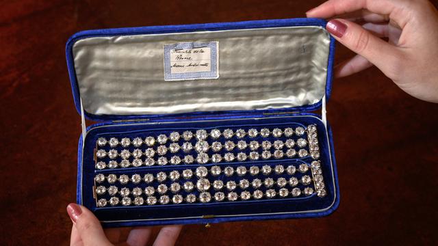 FOTO: Gelang Berlian Ratu Prancis Marie-Antoinette Siap Dilelang Mulai Rp 28 M