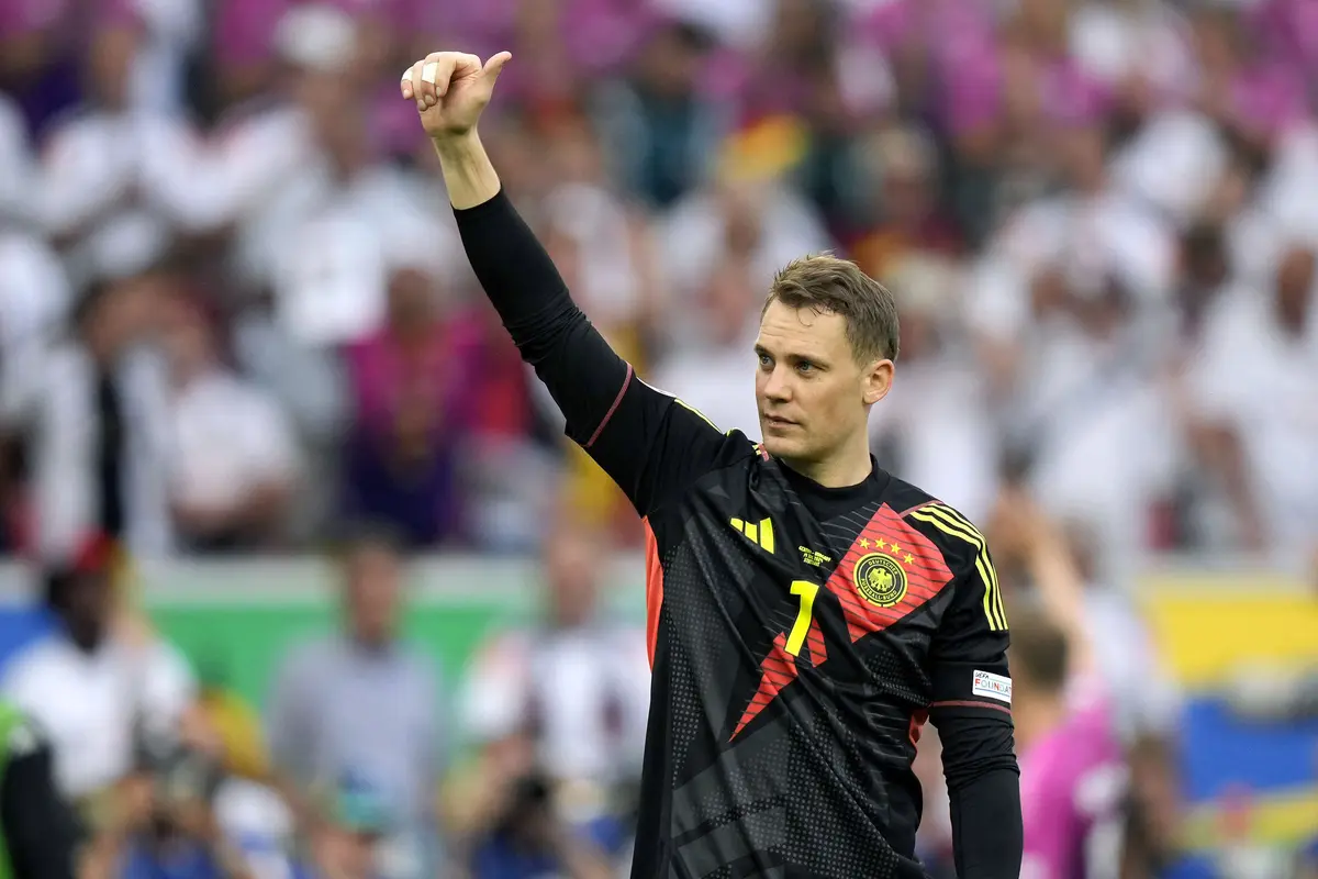 Foto: Penampilan Apik Manuel Neuer saat Catatkan Diri Sebagai Kiper dengan Penampilan Terbanyak di Ajang Euro