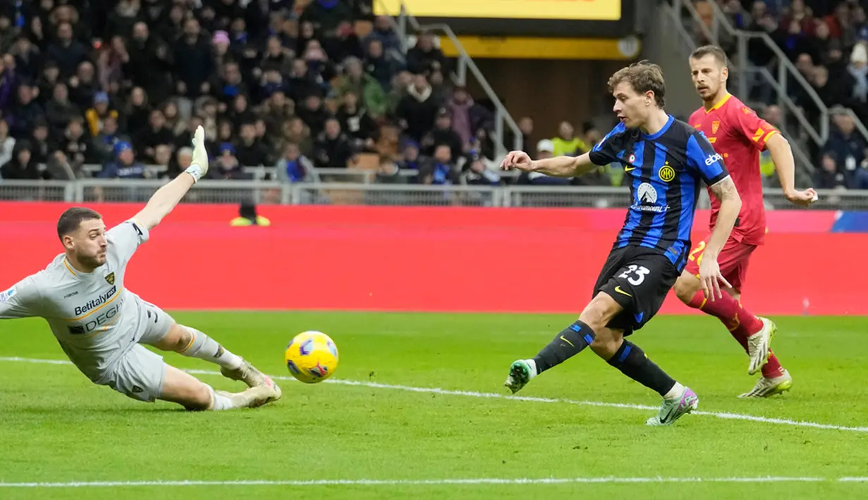 Inter Milan tetap memimpin klasemen dengan keunggulan empat poin atas Juventus yang berada di peringkat dua. Sementara itu, Lecce punya 20 poin (M4 S8 K5) di papan tengah. (AP Photo/Luca Bruno)