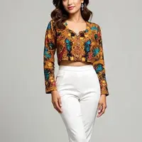Model Blazer Crop Top Batik Lengan Panjang (Sumber Gambar: Meta AI)
