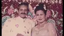 Sekilas tentang Hj. Elvy Sukaesih. Wanita yang dijuliku Ratu Dangdut itu lahir pada 25 Juni 1951 di Sumedang, Jawa Barat. Bakat bernyanyi mengalir dari sang ayah yang juga seorang musisi. Elvy mulai bernyanyi sejak duduk di bangku kelas 3 SD, mengikuti ayah mengisi acara pernikahan.  [Instagram/elvy_sukaesih]
