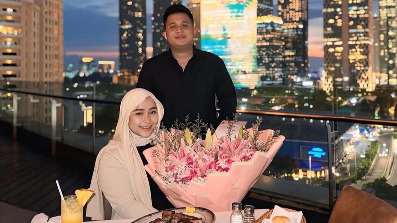 5 Potret Syifa Adik Ayu Ting Ting Rayakan Anniversary Pernikahan, Dinner Romantis dan Mewah